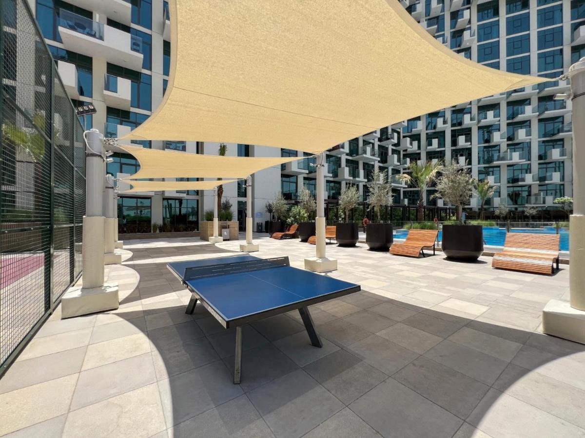 Апартаменти Cozy & Convenient 1Br Haven In Al Jaddaf Дубай Екстер'єр фото