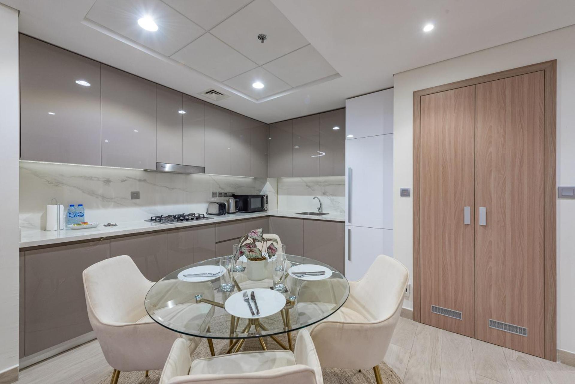 Апартаменти Cozy & Convenient 1Br Haven In Al Jaddaf Дубай Екстер'єр фото