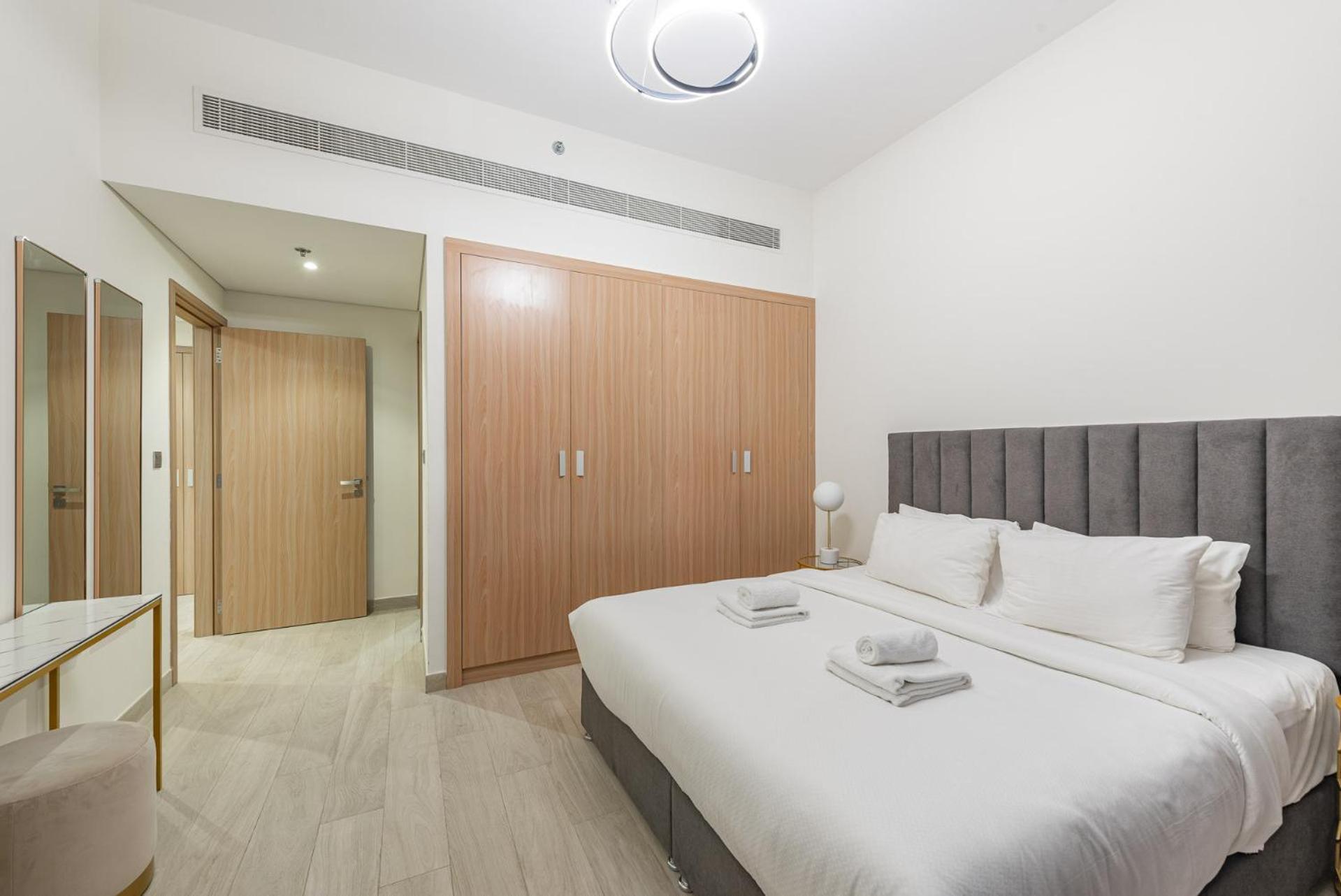 Апартаменти Cozy & Convenient 1Br Haven In Al Jaddaf Дубай Екстер'єр фото