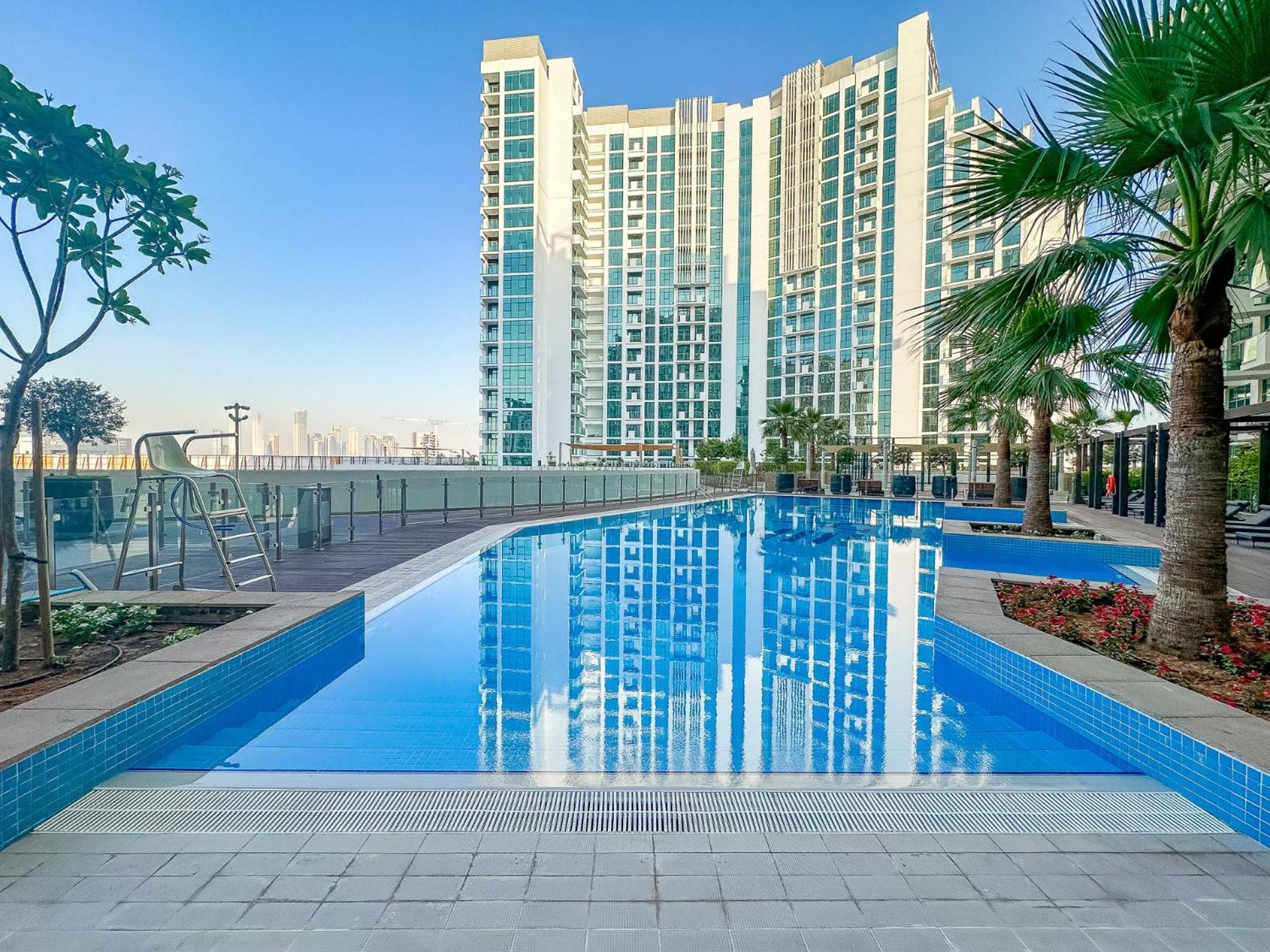 Апартаменти Cozy & Convenient 1Br Haven In Al Jaddaf Дубай Екстер'єр фото