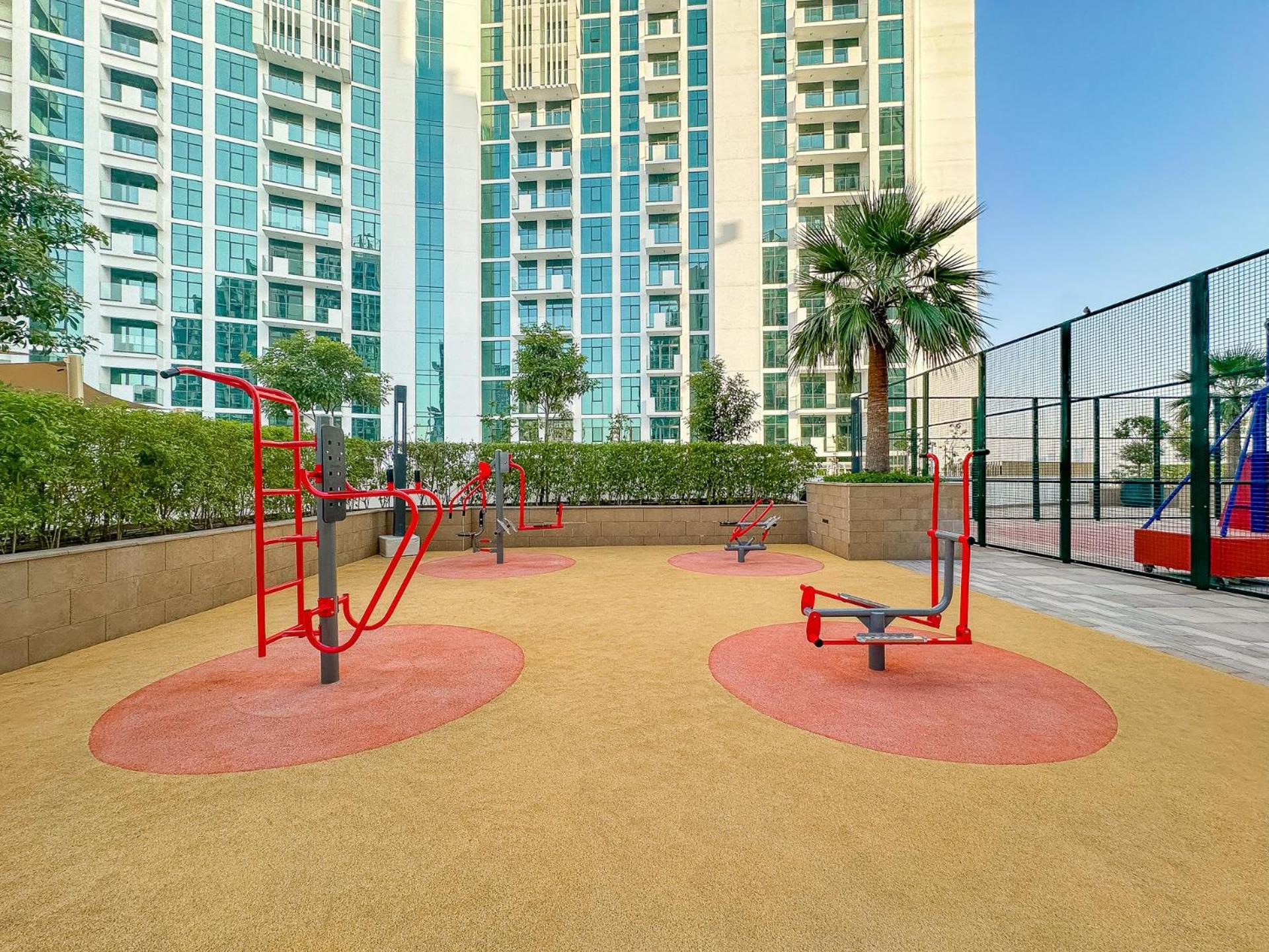 Апартаменти Cozy & Convenient 1Br Haven In Al Jaddaf Дубай Екстер'єр фото